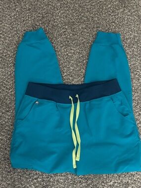 FIGS Teal Zamora